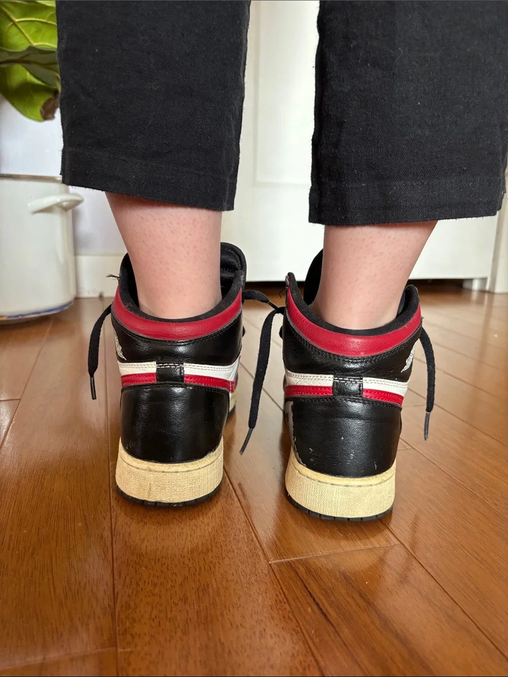 Nike Air Jordan 1 Retro High OG Black/Gym Red-White-Sail